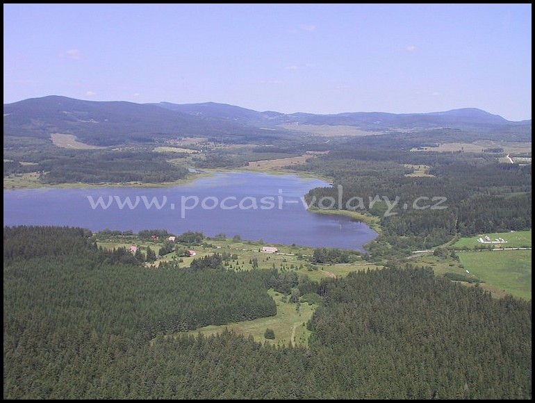 Lipensk� p�ehrada u �ern� v Po�umav�